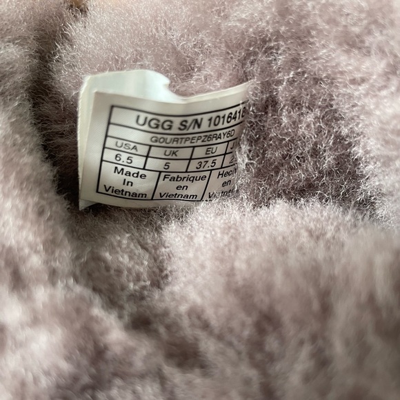 UGG Classic Cuff Short Women’s boot, 6.5M, Stormy Grey - Picture 5 of 7